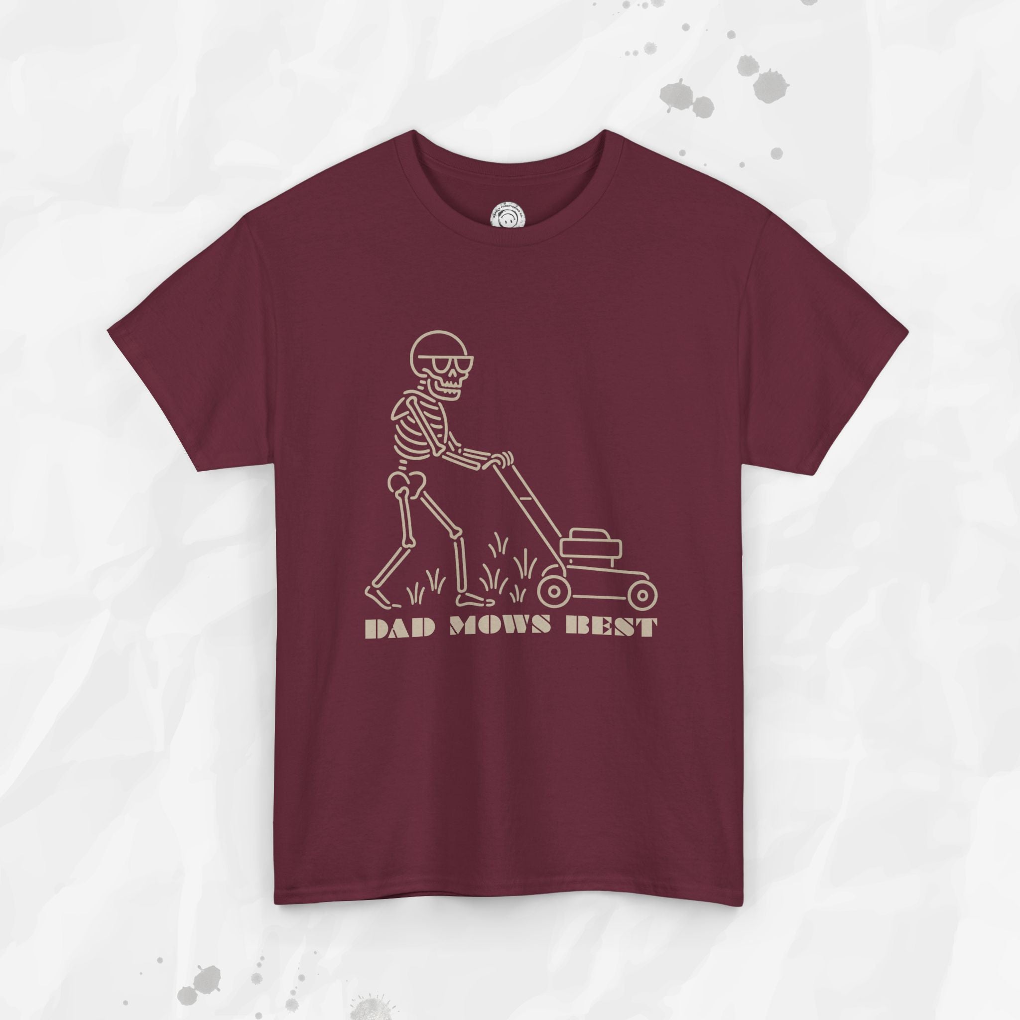 Dad Mows Best – T-Shirt