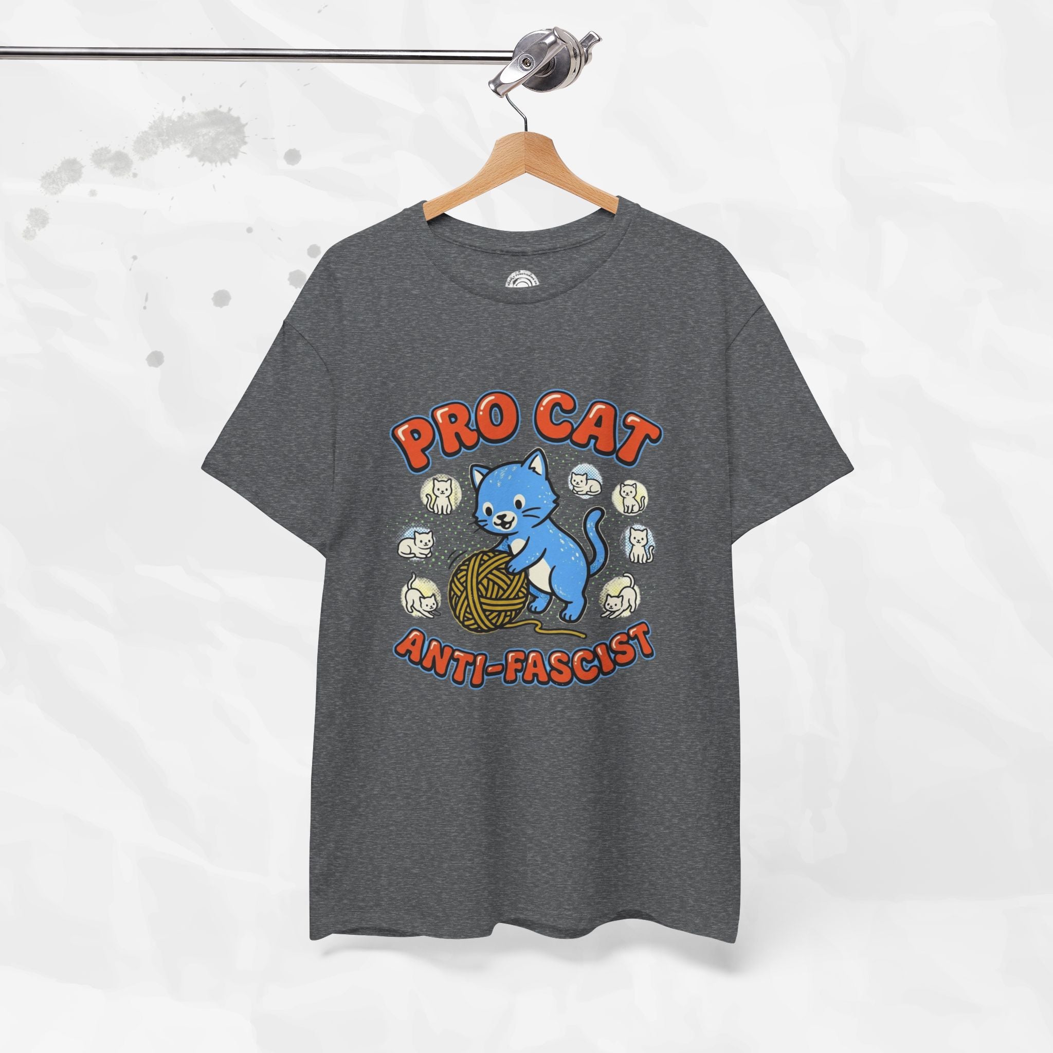 Pro Cat Anti-Fascist – T-Shirt