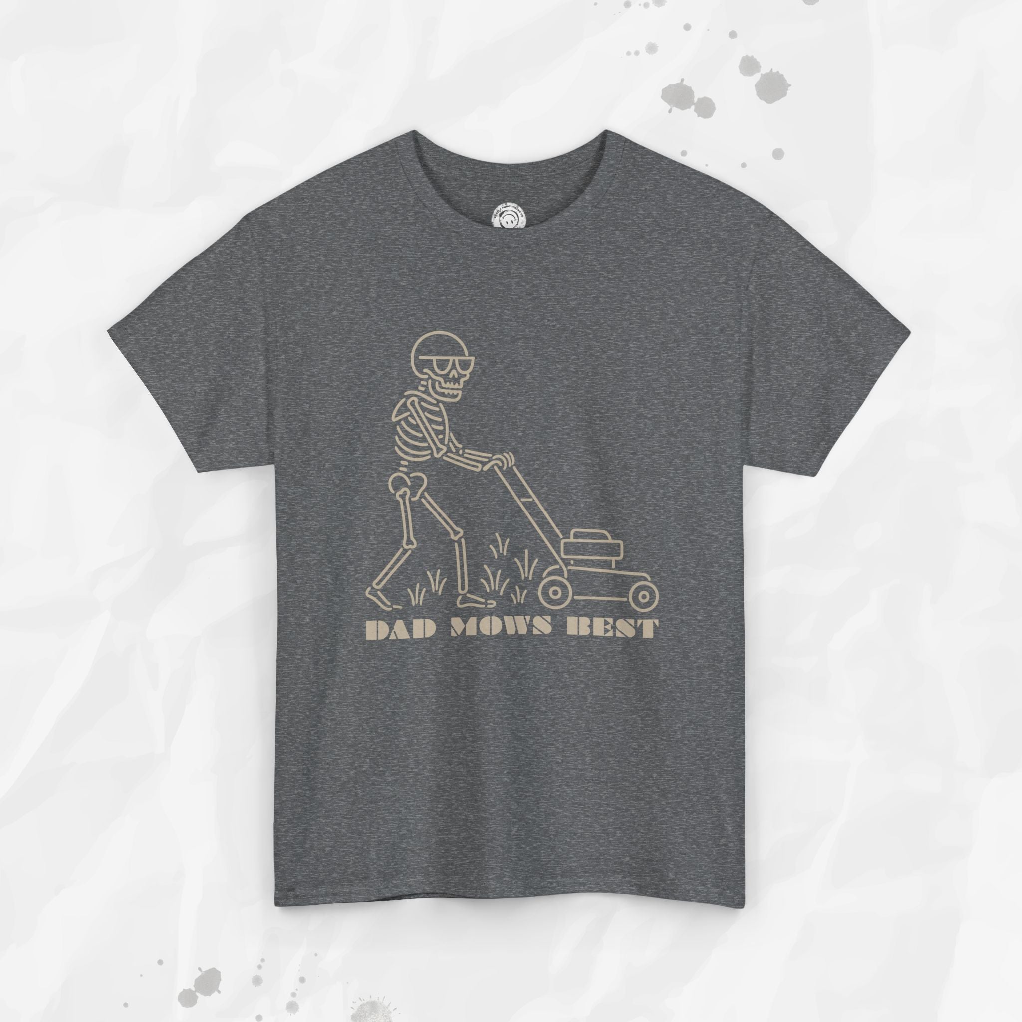 Dad Mows Best – T-Shirt