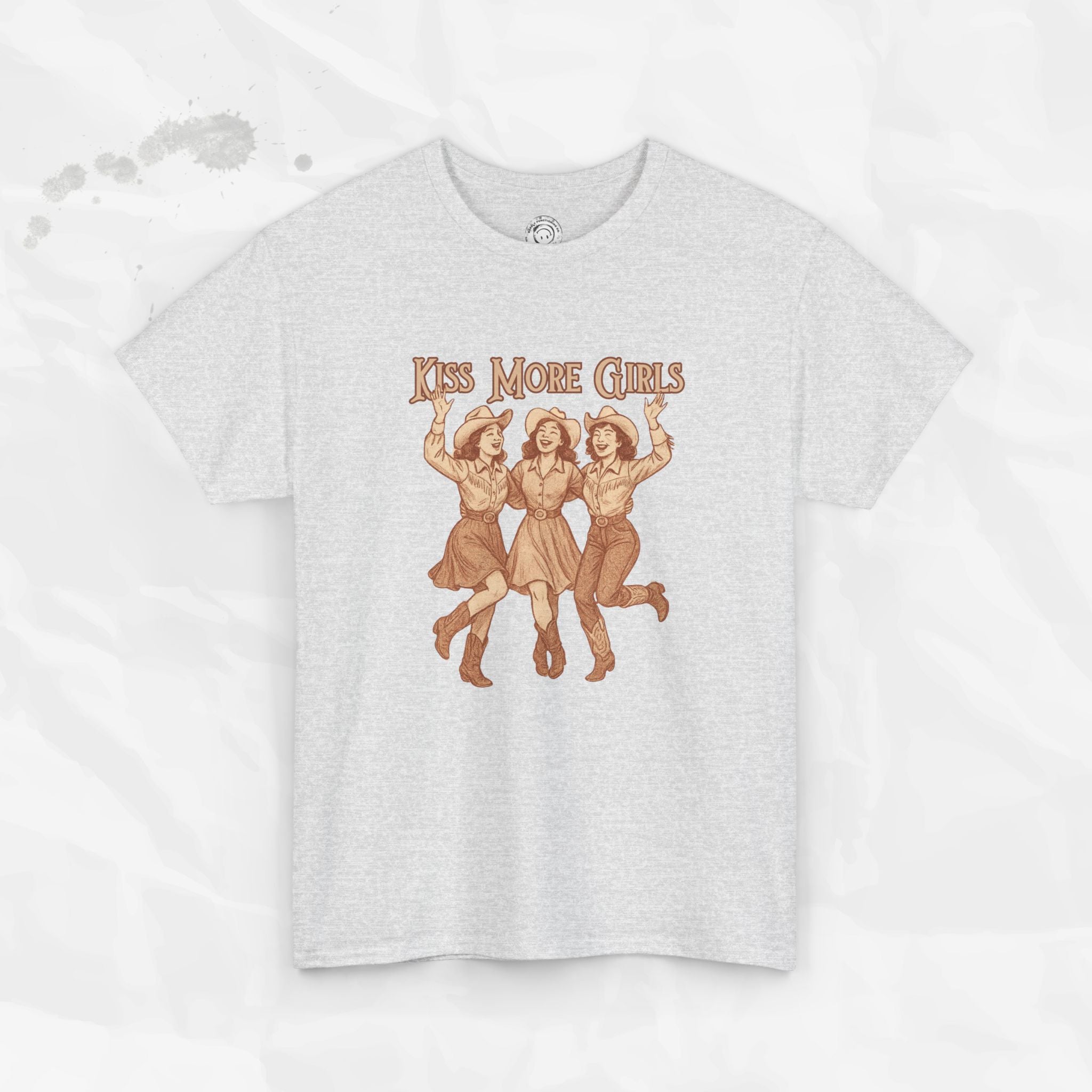 Kiss More Girls – T-Shirt