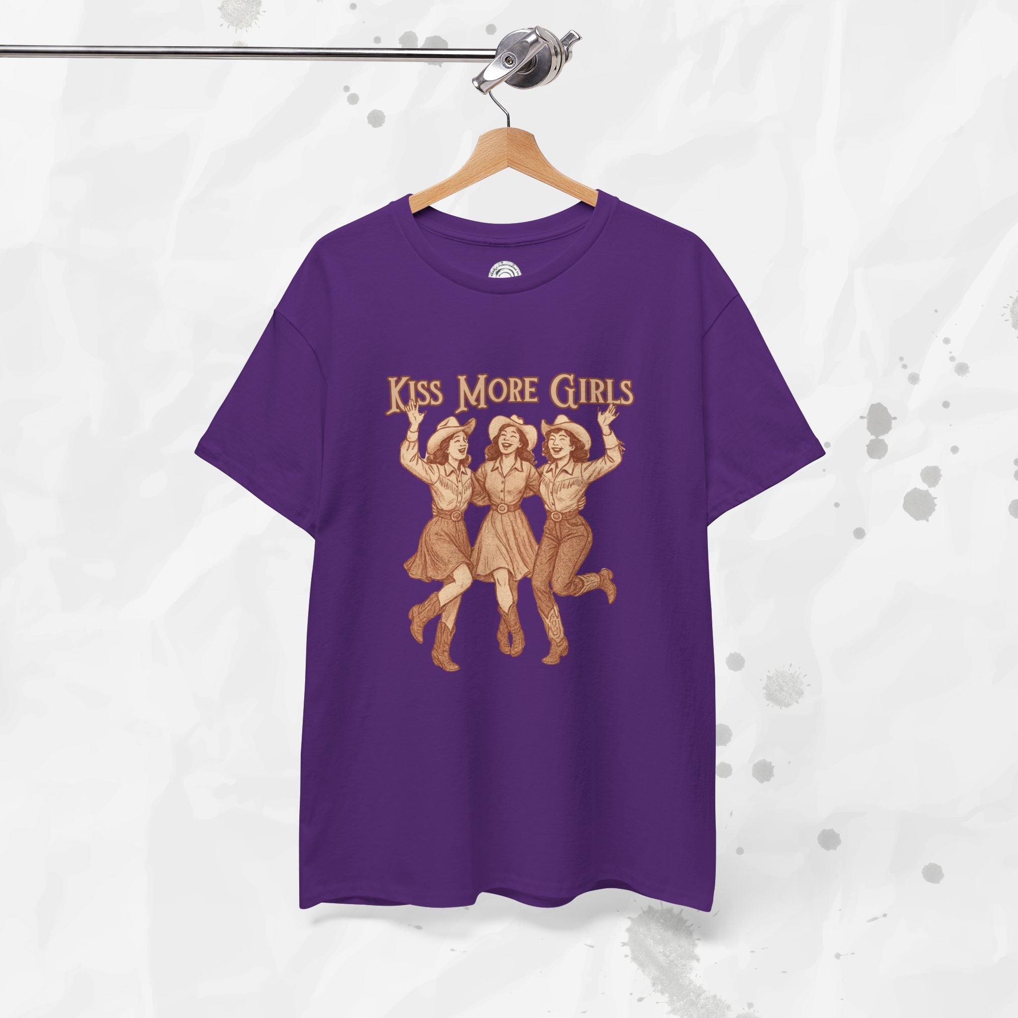 Kiss More Girls – T-Shirt